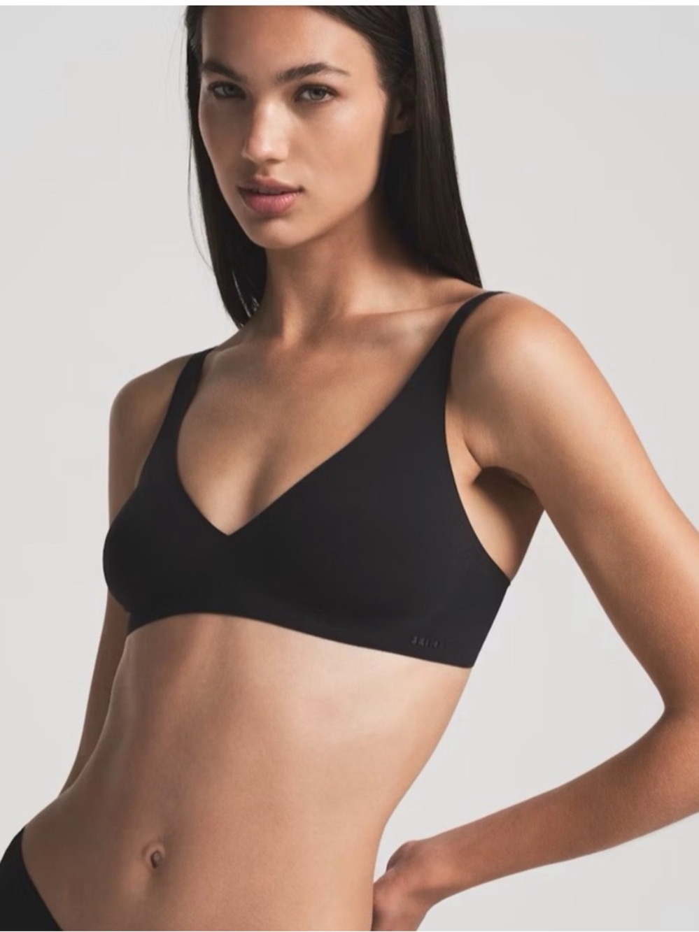 SKIMS Naked Plunge Bra / Bralette Black Onyx